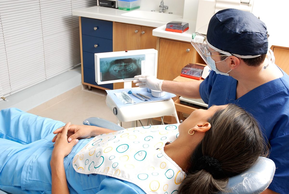 Obecna technologia używana w salonach stomatologii estetycznej zdoła spowodować, że odbierzemy prześliczny uśmiech.